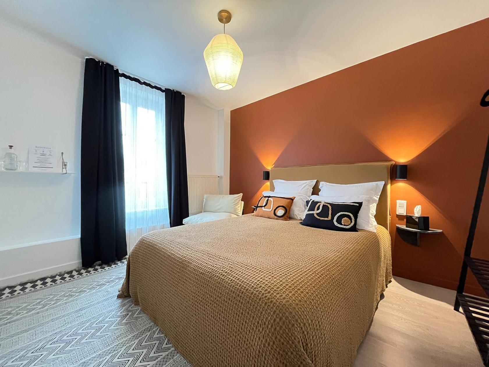 Hotel Du Commerce Cluny Bagian luar foto
