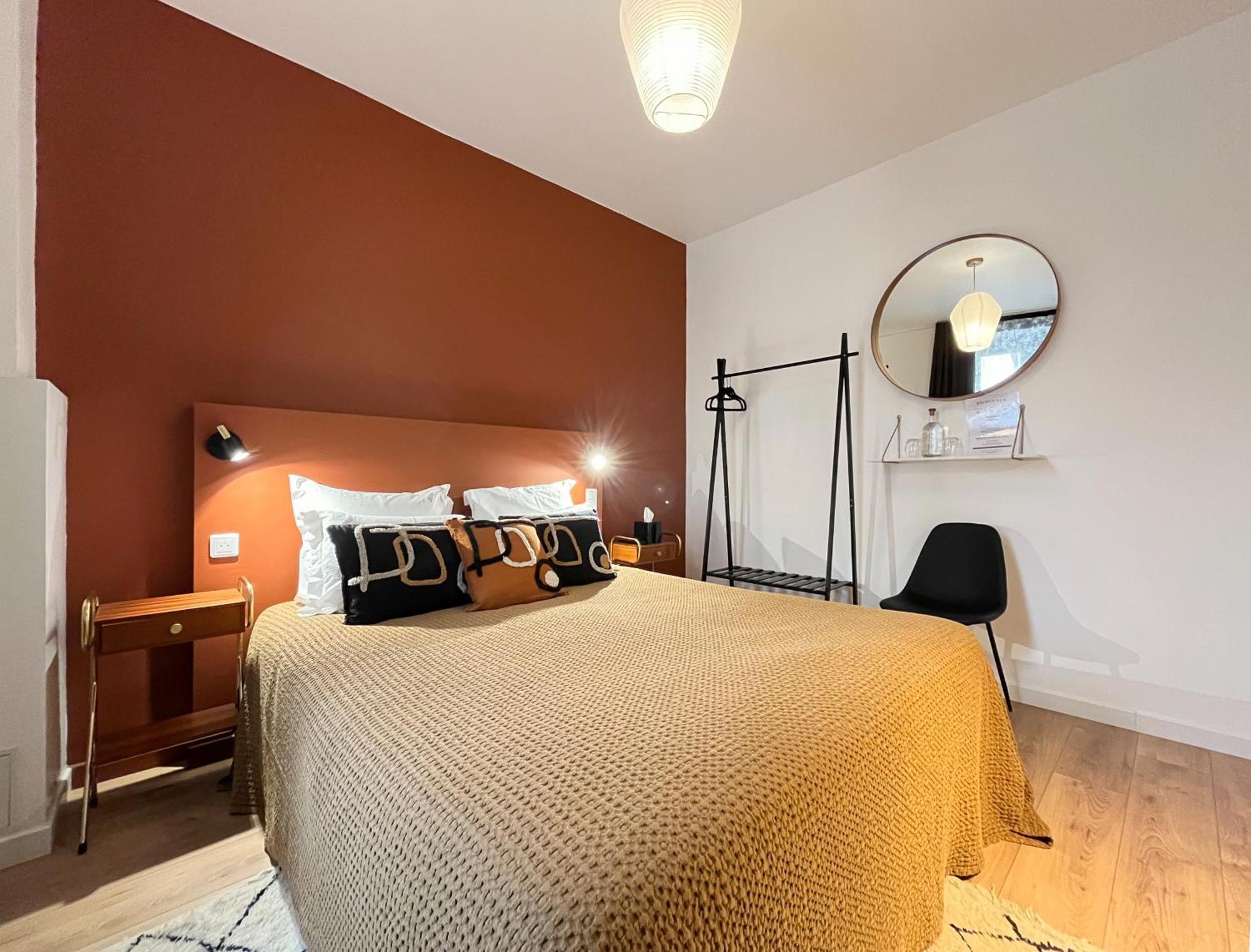 Hotel Du Commerce Cluny Bagian luar foto