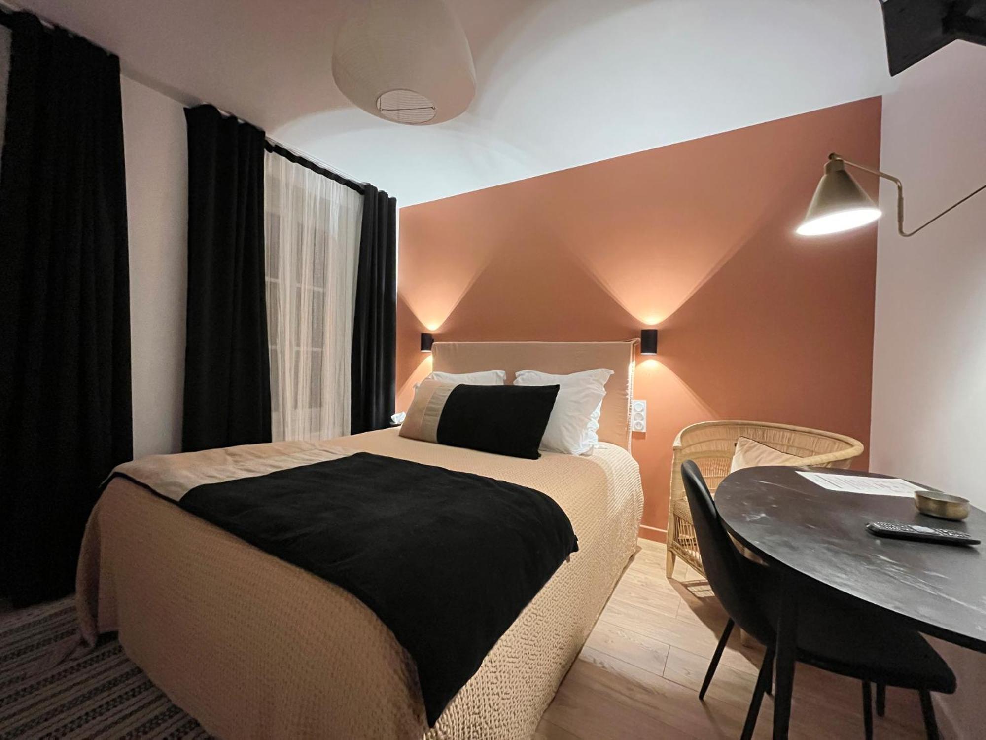 Hotel Du Commerce Cluny Bagian luar foto