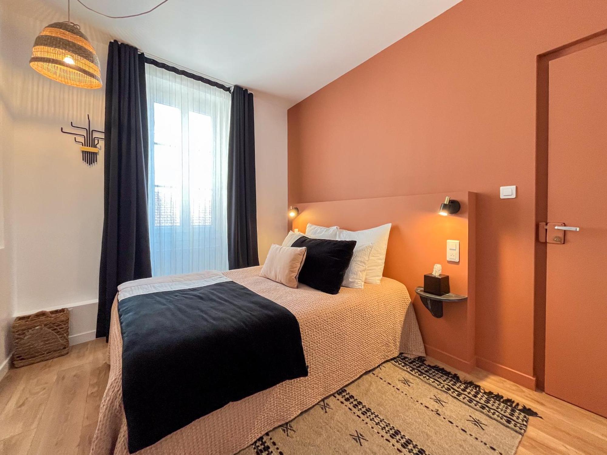 Hotel Du Commerce Cluny Bagian luar foto